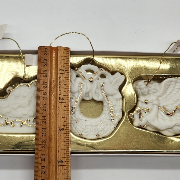 Vtg. Avon Collectible Christmas Tree Ornament Bisque Porcelain 24K Gold Accents - Picture 14 of 14